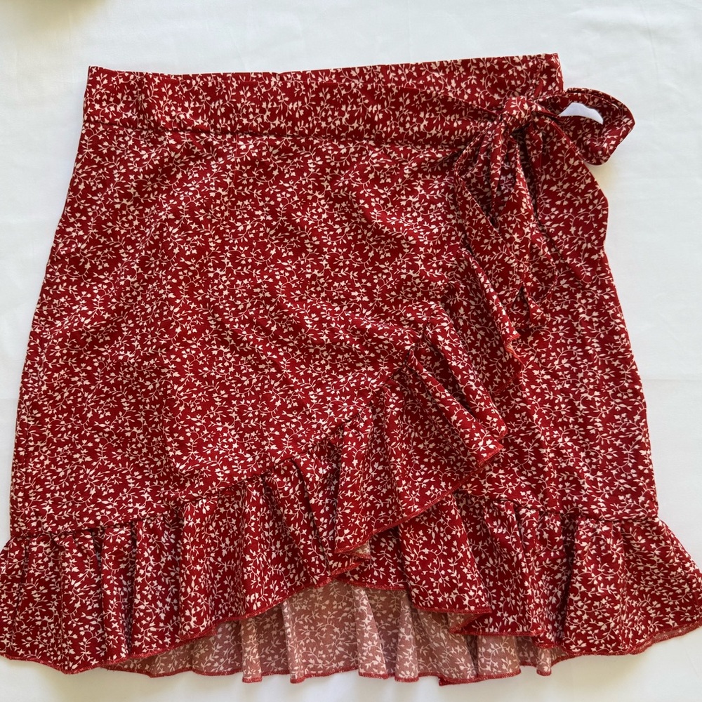 H&M Red Floral Asymmetrical Skirt